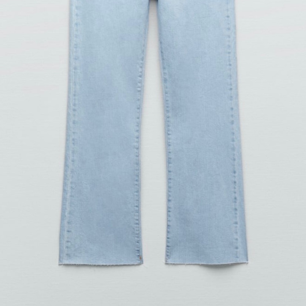 Zara High Rise Mini Flare Jeans - Picture 3 of 4